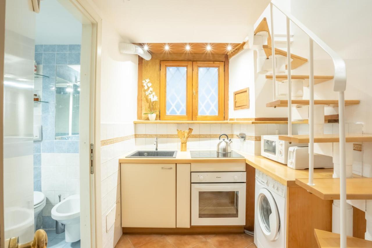 רומא Quiet And Cozy Trastevere Hideaway מראה חיצוני תמונה