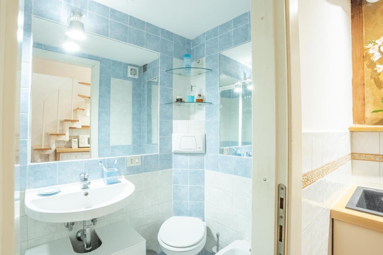 רומא Quiet And Cozy Trastevere Hideaway מראה חיצוני תמונה