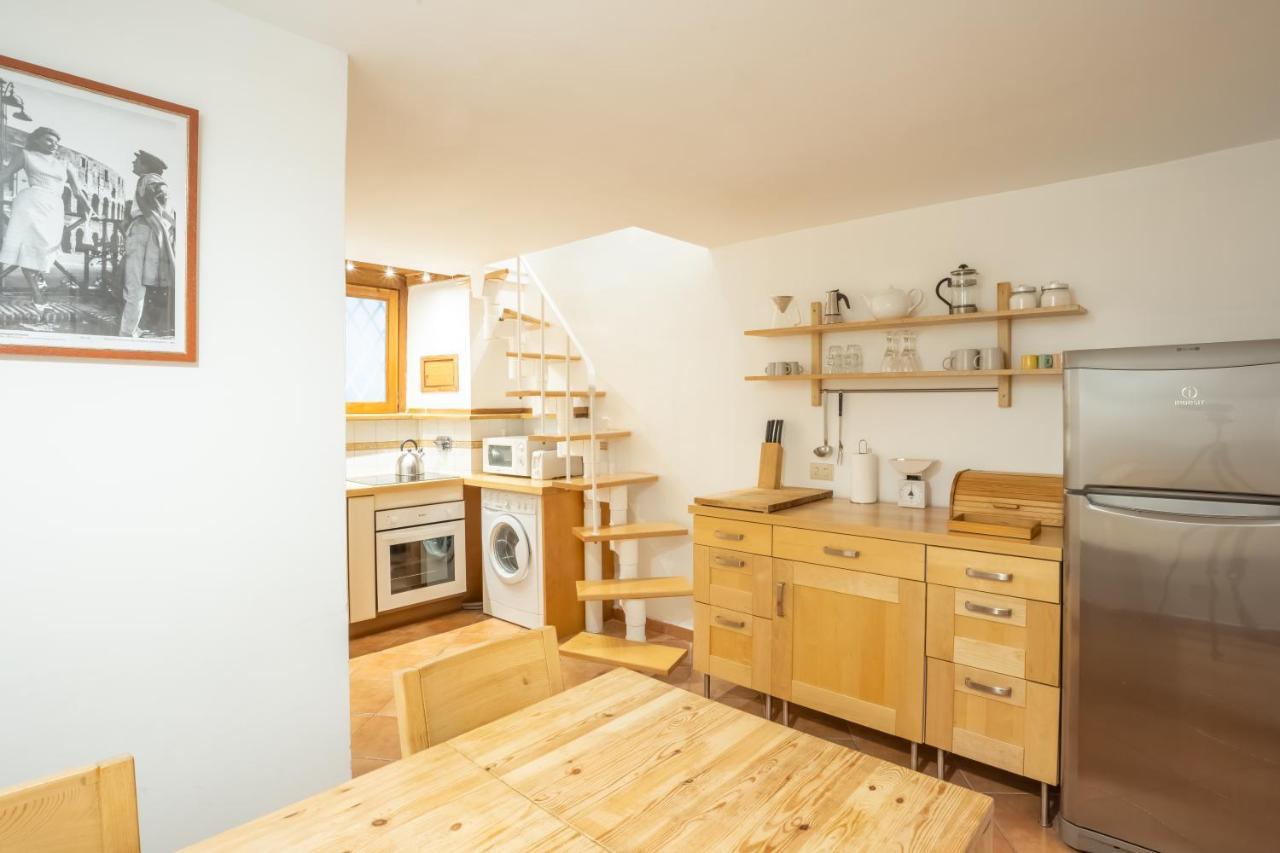 רומא Quiet And Cozy Trastevere Hideaway מראה חיצוני תמונה